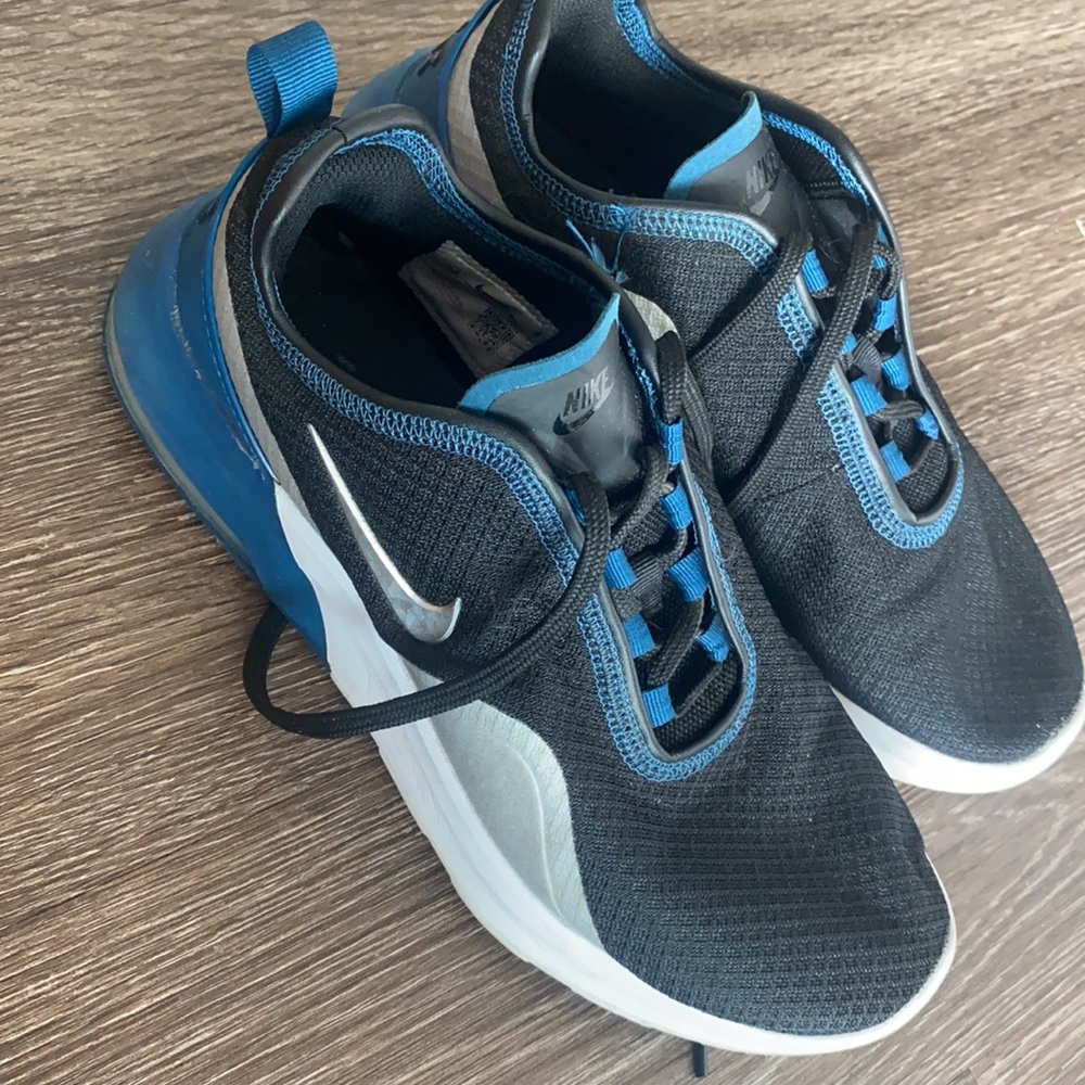 Nike Air women’s sneakers